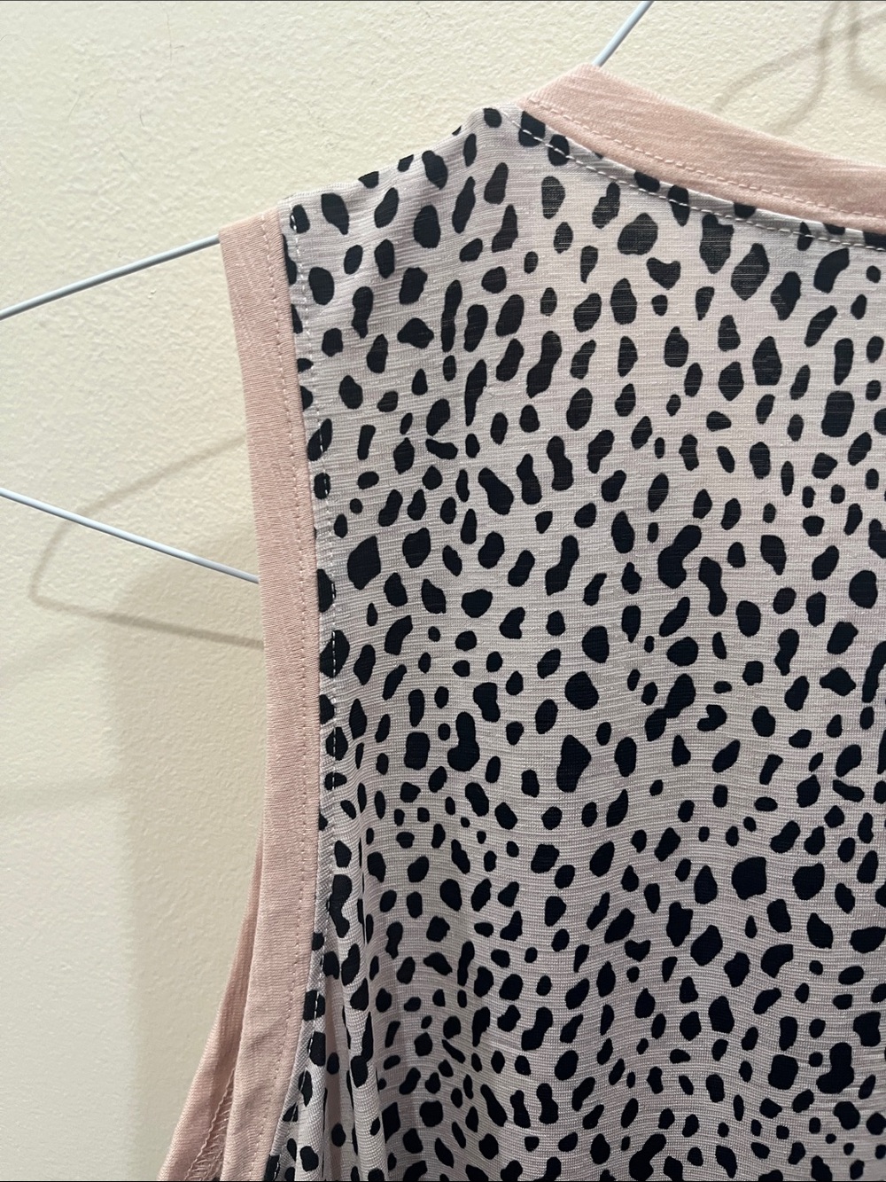 🖤🩷 Sleeveless Cheetah-Print Tank Top - Pink/Black - Picture 7 of 10